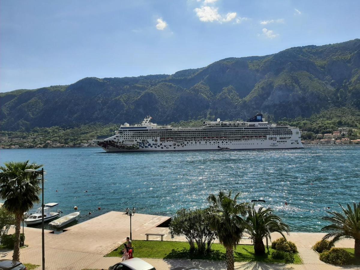 Ferienwohnung Luxury Flat With Amazing View Ines Kotor Exterior foto
